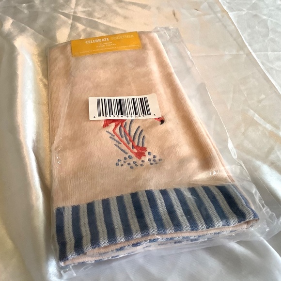 set of 3 “summer theme” hand towels - Picture 4 of 10